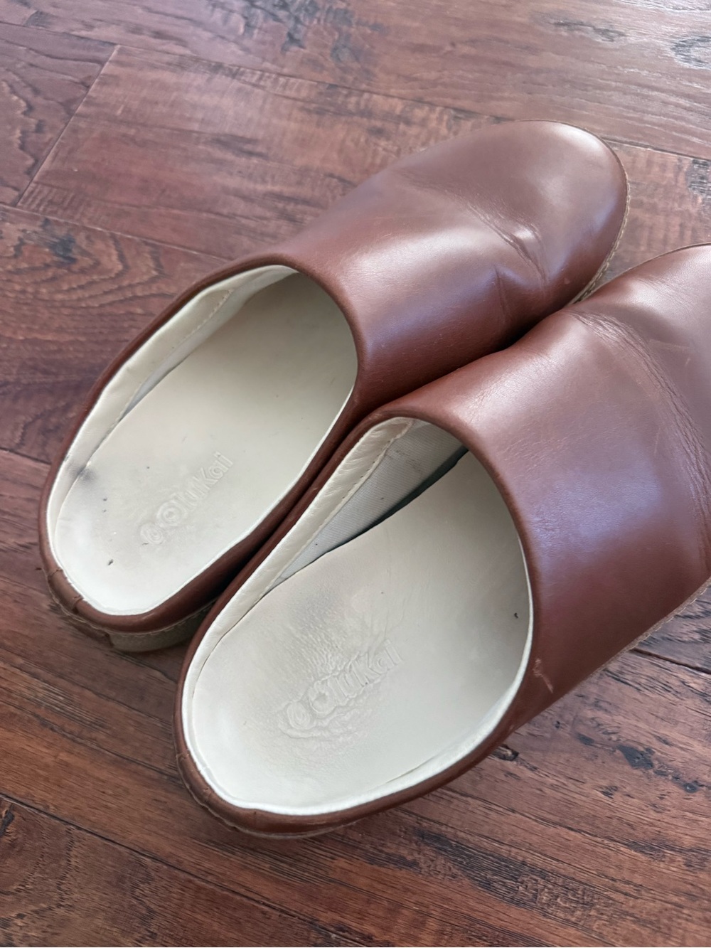 OluKai Men's Brown Leather Slip-On Clogs - Picture 2 of 5